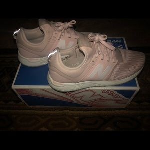 Women New Balance 247